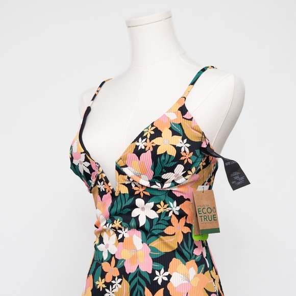 Volcom. Women's Had Me At Aloha One Piece Swimsuit. - Picture 8 of 13